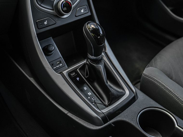 Hyundai Elantra 2014 года, 184 000 км - вид 8