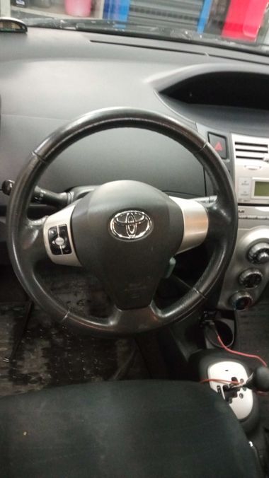 Toyota Yaris 2008 года, 196 123 км - вид 5