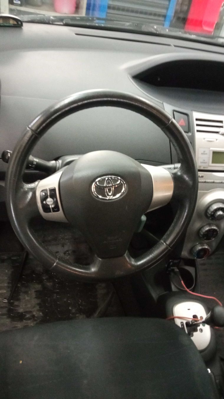 Toyota Yaris 2008 года, 196 123 км - вид 5