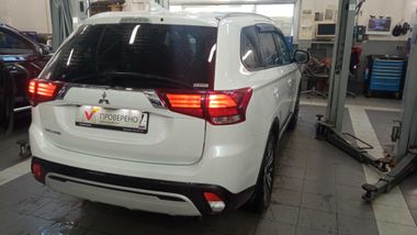 Mitsubishi Outlander 2021 года, 43 795 км - вид 3