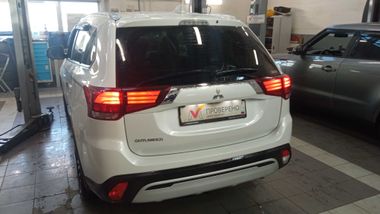 Mitsubishi Outlander 2021 года, 43 795 км - вид 4