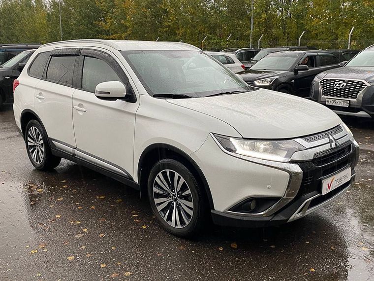 Mitsubishi Outlander 2021 года, 43 795 км - вид 3