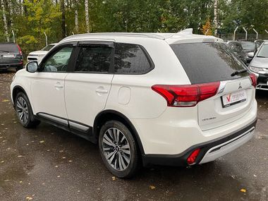 Mitsubishi Outlander 2021 года, 43 795 км - вид 6