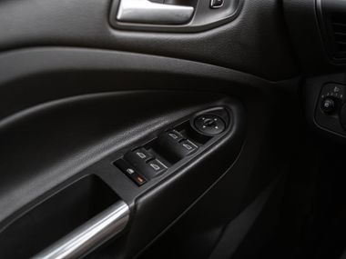 Ford Kuga 2016 года, 128 571 км - вид 10