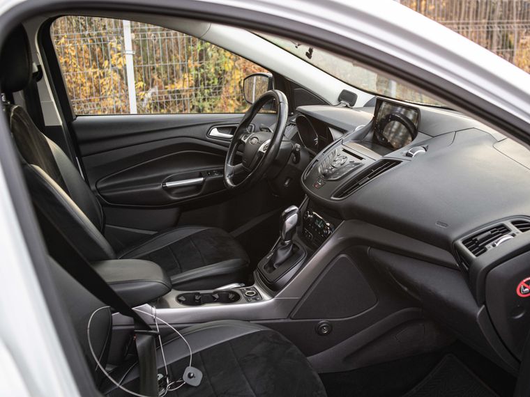 Ford Kuga 2016 года, 128 571 км - вид 12