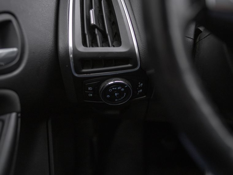 Ford Focus 2012 года, 150 316 км - вид 9