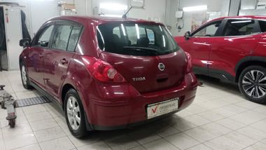 Nissan Tiida 2008 года, 250 000 км - вид 4