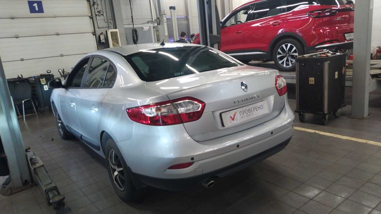 Renault Fluence 2010 года, 169 799 км - вид 4