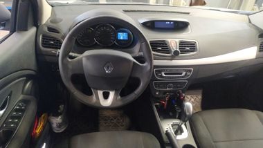 Renault Fluence 2010 года, 169 799 км - вид 5