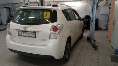 Toyota Verso 2014 года, 231 213 км - вид 3