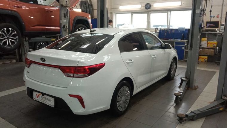 Kia Rio 2017 года, 138 000 км - вид 3