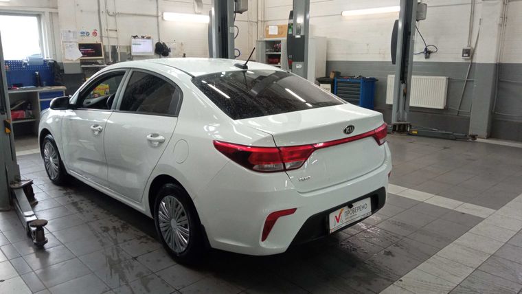 Kia Rio 2017 года, 138 000 км - вид 4