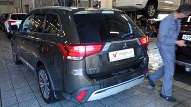 Mitsubishi Outlander 2019 года, 84 436 км - вид 4