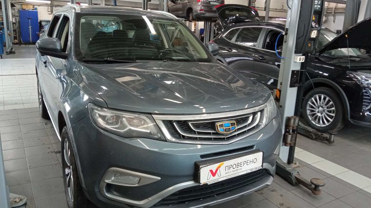 Серый Geely Atlas 2020 года | VIN 329655