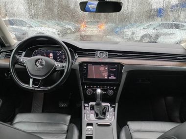 Volkswagen Passat 2017 года, 263 786 км - вид 8