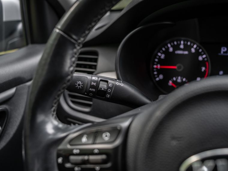Kia Rio X-Line 2018 года, 82 320 км - вид 6