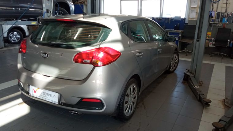 KIA Ceed 2015 года, 114 390 км - вид 3