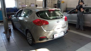 KIA Ceed 2015 года, 114 390 км - вид 4