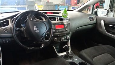 KIA Ceed 2015 года, 114 390 км - вид 5