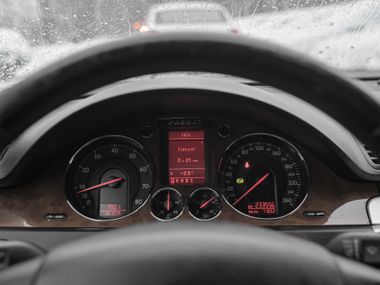 Volkswagen Passat 2008 года, 233 552 км - вид 5