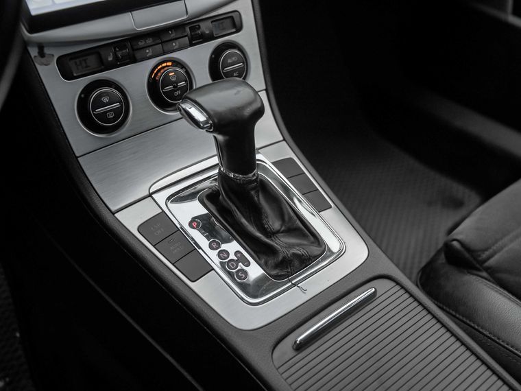 Volkswagen Passat 2008 года, 233 552 км - вид 8