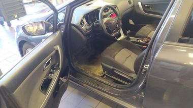 Kia Ceed 2012 года, 287 000 км - вид 5