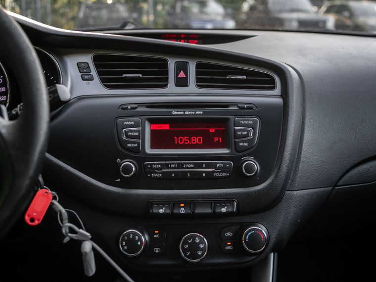 KIA Ceed 2012 года, 287 000 км - вид 7