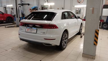 Audi Q8 2019 года, 153 013 км - вид 3