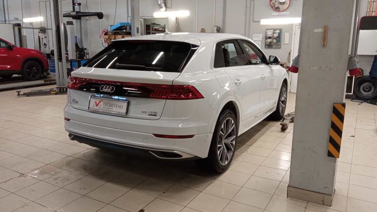 Audi Q8 2019 года, 153 013 км - вид 3