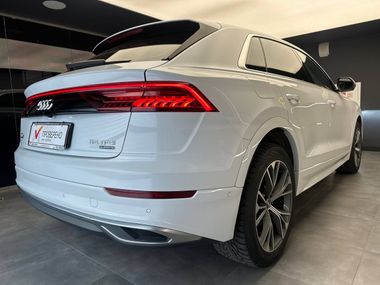 Audi Q8 2019 года, 153 013 км - вид 5