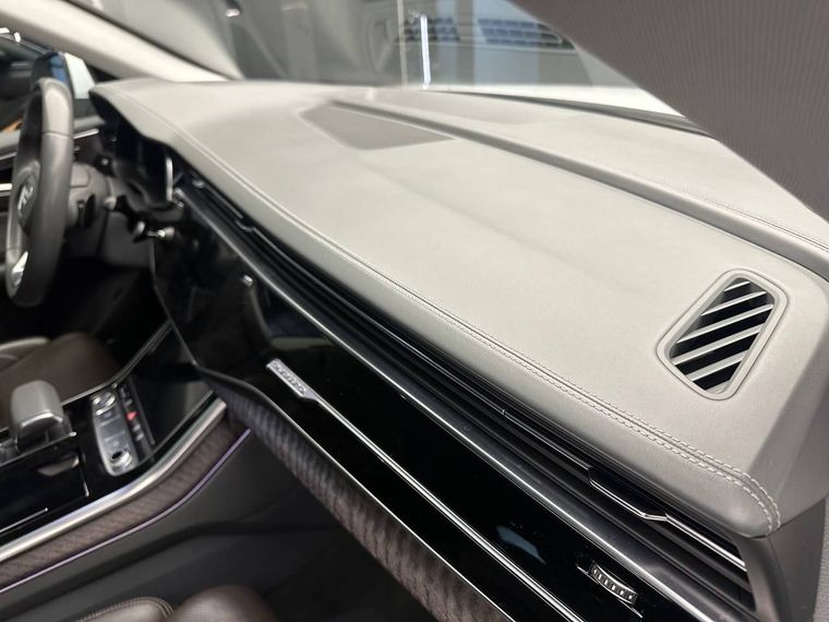 Audi Q8 2019 года, 153 013 км - вид 10