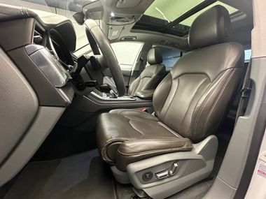 Audi Q8 2019 года, 153 013 км - вид 11