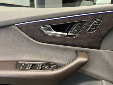 Audi Q8 2019 года, 153 013 км - вид 19