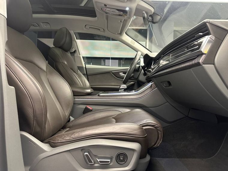 Audi Q8 2019 года, 153 013 км - вид 21