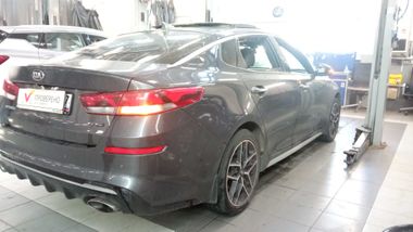 Kia Optima 2019 года, 172 974 км - вид 3