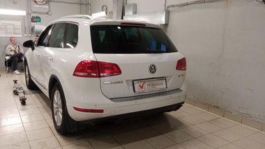 Volkswagen Touareg 2014 года, 293 372 км - вид 3