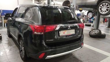 Mitsubishi Outlander 2015 года, 140 500 км - вид 5