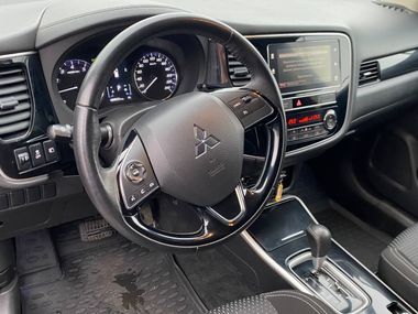 Mitsubishi Outlander 2019 года, 89 032 км - вид 10