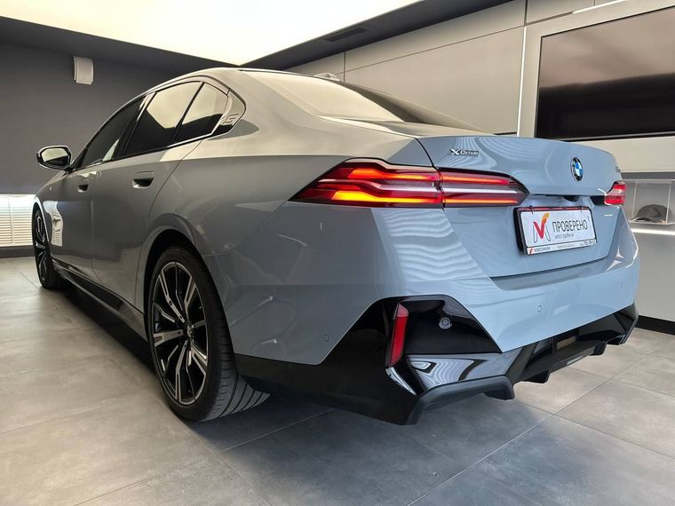 BMW 5 серия 2023 года, 9 554 км - вид 6