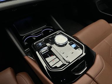 BMW 5 серия 2023 года, 9 554 км - вид 19