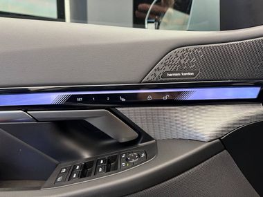 BMW 5 серия 2023 года, 9 554 км - вид 25