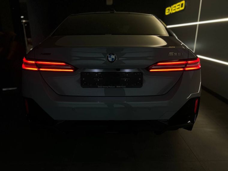 BMW 5 серия 2023 года, 9 554 км - вид 7