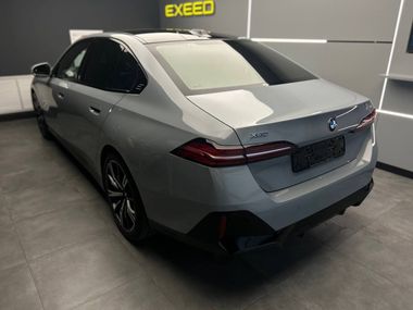BMW 5 серия 2023 года, 9 554 км - вид 8