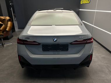 BMW 5 серия 2023 года, 9 554 км - вид 6
