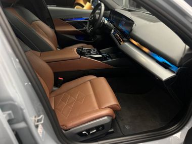 BMW 5 серия 2023 года, 9 554 км - вид 12