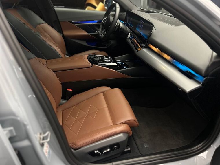 BMW 5 серия 2023 года, 9 554 км - вид 12