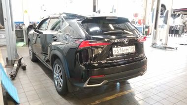 Lexus NX 2017 года, 105 675 км - вид 4