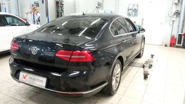 Volkswagen Passat 2018 года, 211 656 км - вид 3