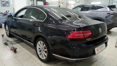 Volkswagen Passat 2018 года, 211 656 км - вид 4