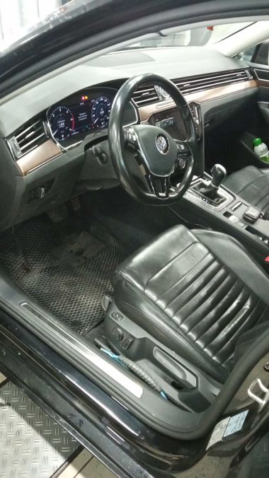 Volkswagen Passat 2018 года, 211 656 км - вид 5